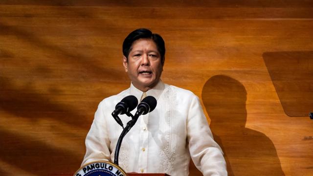 沉默24小时后，中方宣布援菲，受灾人数超百万，马科斯被要求辞职