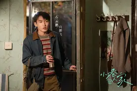 《小巷人家》直到鹏飞发达了才知，困住母亲的从不是苏州的一张床图片