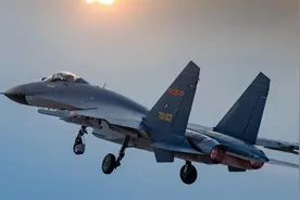 已做好牺牲准备！我军两架歼11被火控雷达锁定，解放军临危不惧图片