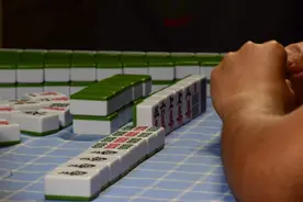 打麻将碰到逆风局时，教你几招让你逆势翻盘图片