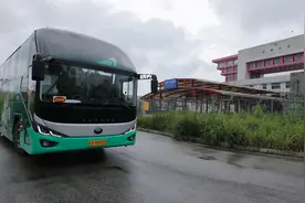 广西东兴口岸（二桥）国际不定期客运班车线路正式开通图片