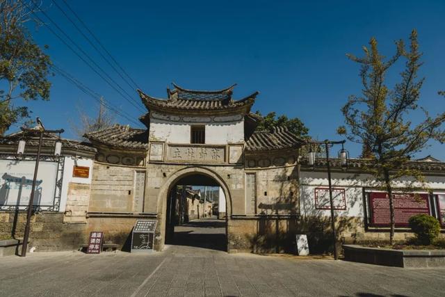 腾冲银杏季｜4天5夜黄金攻略，把金黄、温泉、烟火全打包～