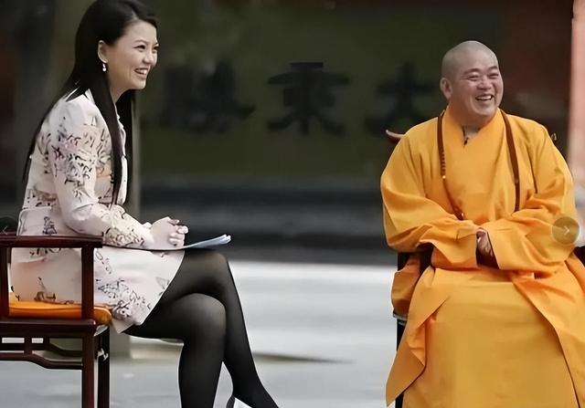 李湘还是不忍了！坦白与释永信的真实关系，亲吻照真相已大白