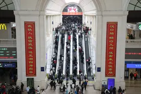 武铁持续迎来客流高峰 昨日客流创春运最高记录图片