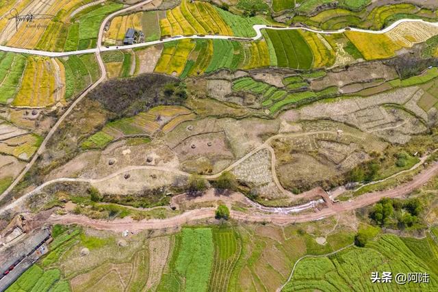 俯瞰大理郊外的乡村田园,胜似江南还多几分野性,美得让人心醉