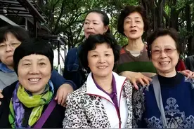 首届全运会乒乓球女单冠军胡克明：在决赛战胜张怡宁主管教练李隼图片