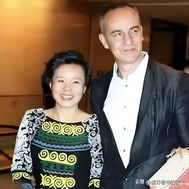 龚琳娜自述离婚内幕：“我们搂着睡了20年，直到他说交了女朋友”