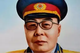 至今还健在的开国将帅只剩2位，最年轻的100岁，最年长的110岁图片