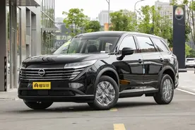 23.98万起，二排能“葛优躺”，标配2.0T+9AT，67座中大型SUV图片