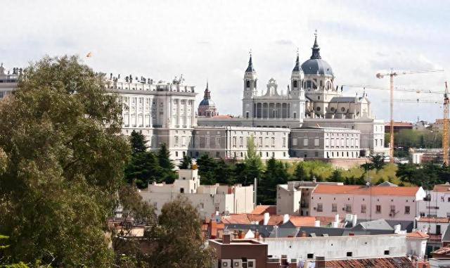 立陶宛为啥被称为“欧洲淫窟”？一起去瞧瞧这个可悲的中欧小国