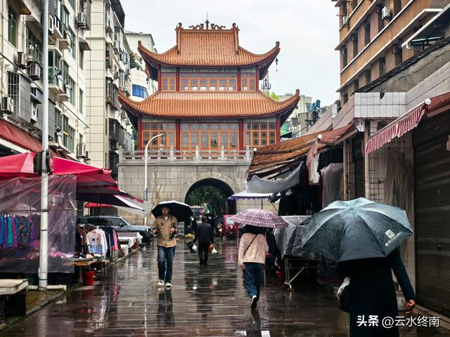 陕鄂交界的这宝藏小城，真是陶渊明的桃花源，在老街逛吃停不下来