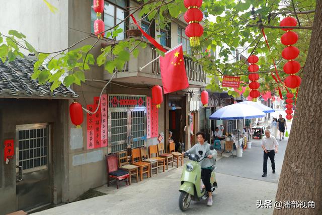 2005年国庆，南泉街上走了一圈，随便拍了一组当地人生活