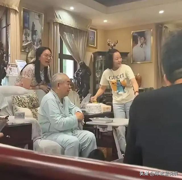 与女儿断绝关系不到3天，范曾担心的事发生了，小50岁娇妻受牵连