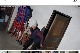 家里就剩90岁的奶奶一个人在家了，我们全家人都外出务工了图片