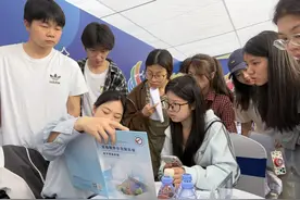 大学生实习从“镀金”回归“炼金”图片