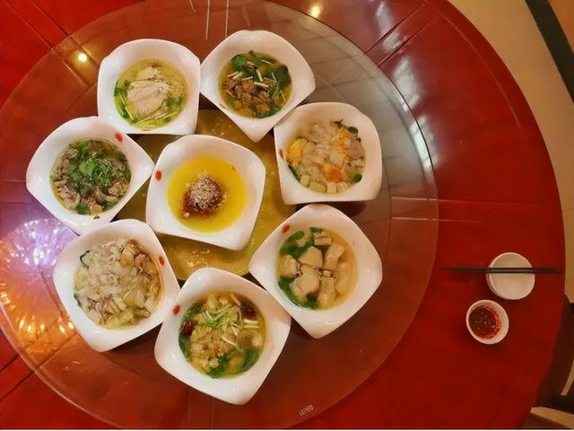 “码”上游贵州丨用一天时间，来织金探秘地下“洞穴王国”，品当地美食
