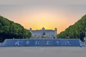 上民办大学有前途么？图片