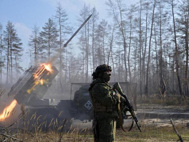 刚攻下红军城，普京政府通告全球：中俄不必缔结同盟，赢家不是俄