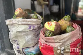 一天卖出20000多只月饼！苏州葑门横街中秋气氛浓图片