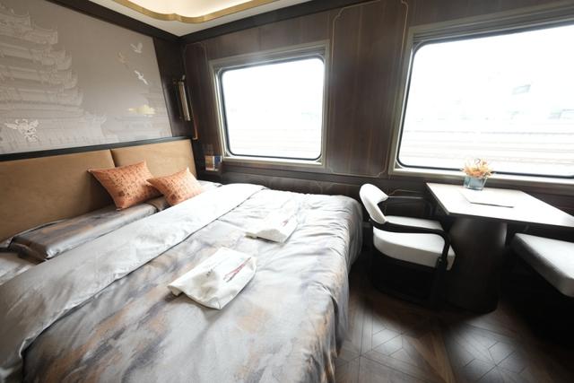 武铁舒适型旅游专列价格曝光：每人10999元起，豪华双人间每人58999元