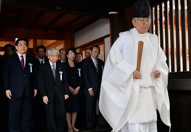 损失2.2万亿后	，日高官公开喊话，让中国撤回警告！先让高市道歉