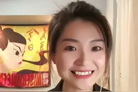 东方盼盼，董宇辉的带刀侍卫，像一个侠女：有情有义，重情重义！图片