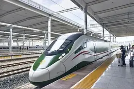 国铁南宁局CR200J-C复兴号长编动力集中动车组上线运营 南宁至上海旅程最多减少近6小时图片