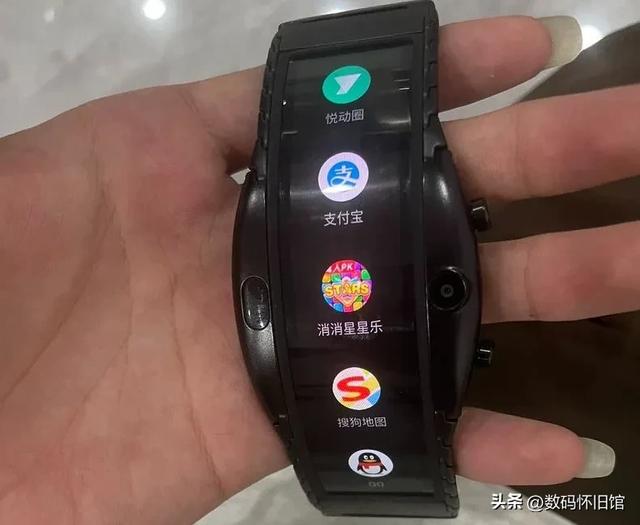 从3499跌到500元的折叠屏手表，支持打电话，如今却很保值