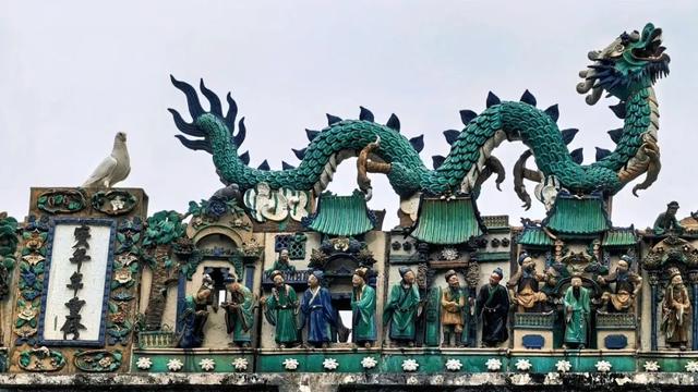 半江碧波，一城风华。这里是龙母故乡、崇德之城——德庆！