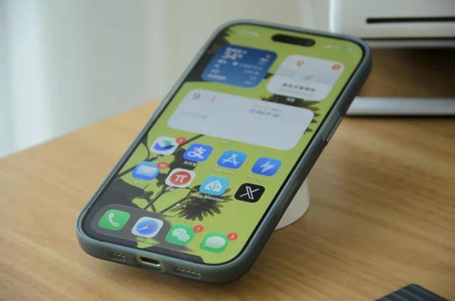 入手iPhone17后，我们还买了这7个好用的配件