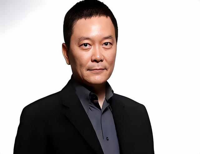 他曾与刘涛同床共枕4年，现年过六旬依旧未婚，刘涛坦言很愧疚