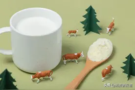 伊利、蒙牛等七大乳企派发“生育补贴”，各品牌孕产福利申领攻略图片