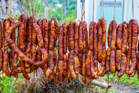 冰箱里放了1年的香肠腊肉，还能吃吗？幸亏早知道，长知识了！图片