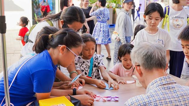 国庆献礼，活力华富 | 近3000人次参与，科创盛宴“一带一路科技文化嘉年华”在华富街道成功举办