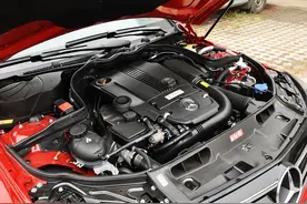 进口奔驰与国内奔驰到底有何差别？修车师傅：5年后你就能看出来图片