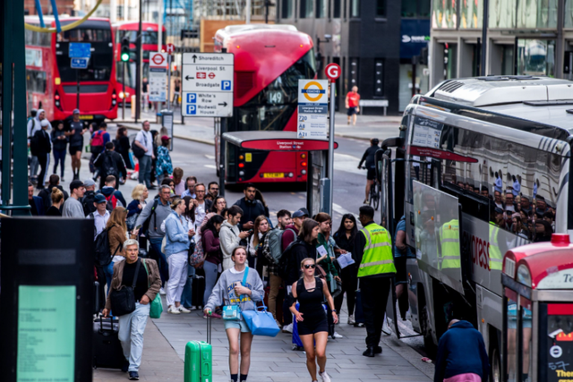 斯塔默访美受辱，美国一心收缩，还是英国自己走到了穷途末路？