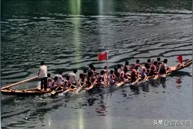 咚咚锵！咚咚锵！30多年前的宜春龙舟赛竟是这样的→图片