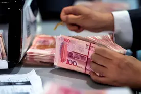 从明年开始，个人存款超过30万以上的家庭，或将面对“三大麻烦”图片