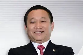 2019年，刘忠田卷走美国126亿，被美判465年，结局如何图片