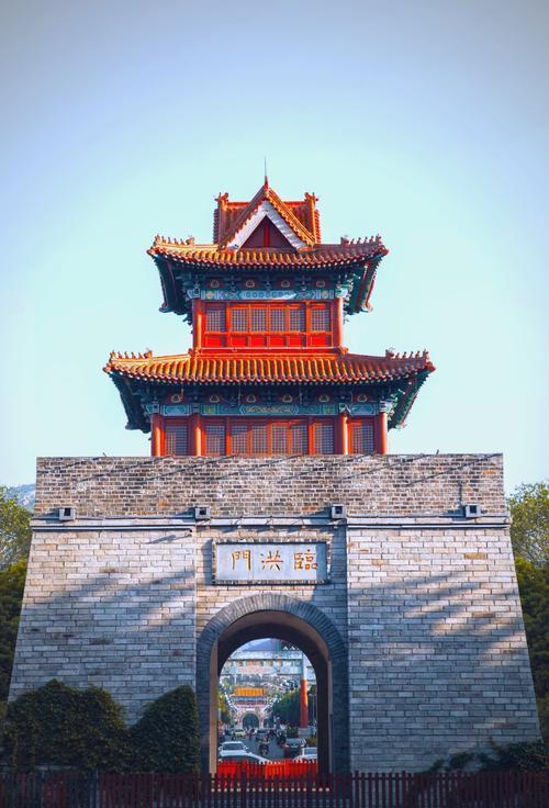 江苏有座海滨小城，4月鲜花开满山头，却被99%的游客路过