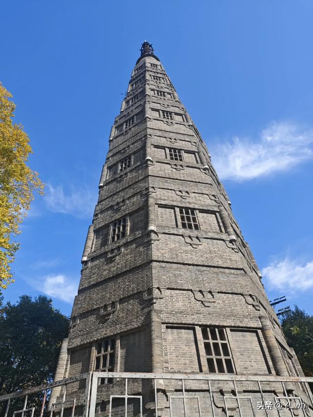 西湖景点之宝石山