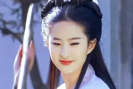 欧阳锋是小龙女亲爸？没错，要不是小龙女亲娘，他早被王重阳打死图片