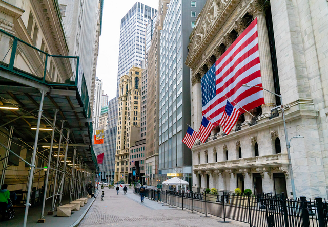 华尔街集体唱多黄金冲5000，是真牛市还是散户陷阱？