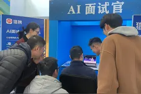 AI含量很高！杭州一高校利用地域优势请科技企业入校招聘图片