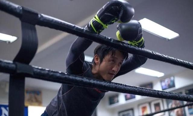 里子面子都没了！赔光2亿后，妻子深夜亲手撕下邹市明最后的体面