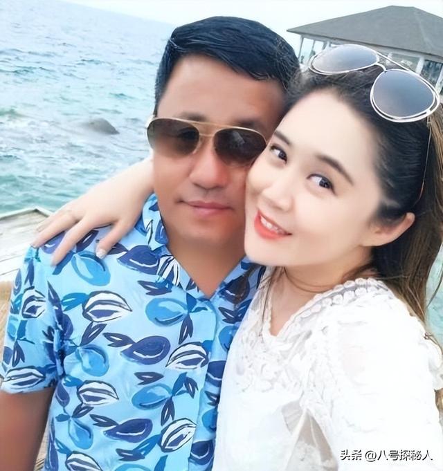 不听赵本山劝告	，离婚再娶“女儿闺蜜”，王长贵向同龄岳父母拜年