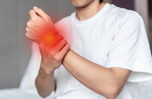 手指得了腱鞘炎该咋办？中医：学会这四招，很快就能好
