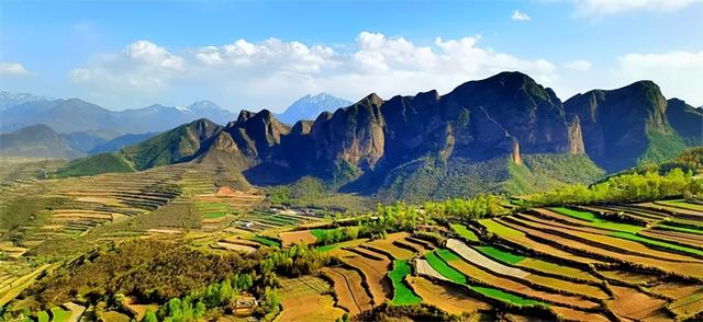 五彩斑斓的旅游大通道画卷