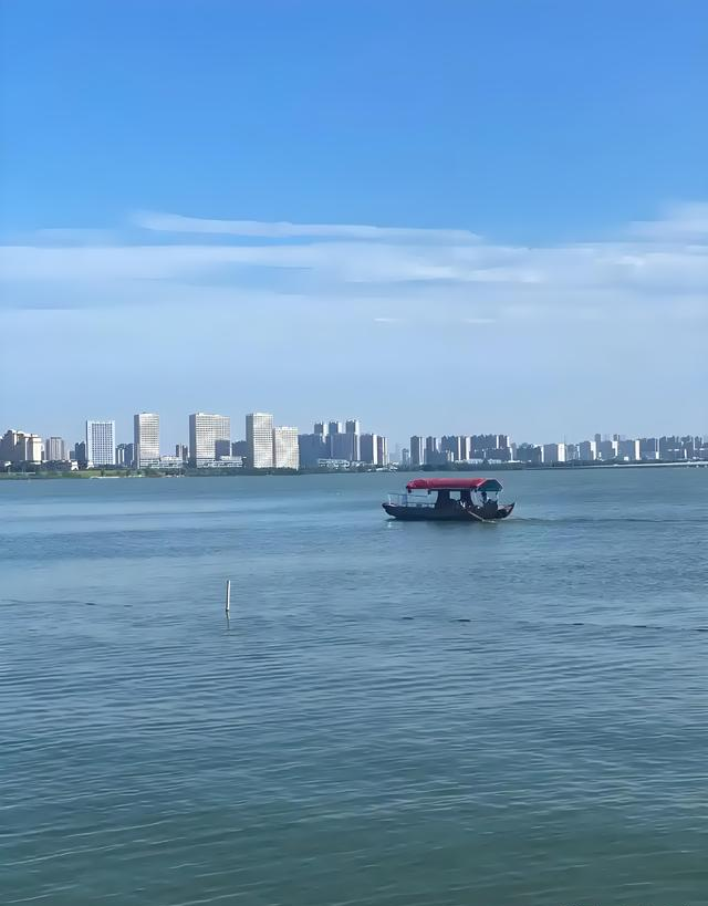 武汉太低调！藏着亚洲最大城中湖，比东湖大40%，本地人私藏