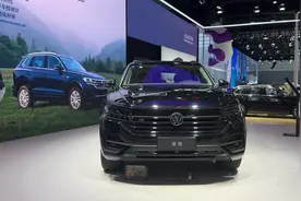 标配空悬，不到44万了！与宝马X5同级，进口大众途锐值得买吗？图片